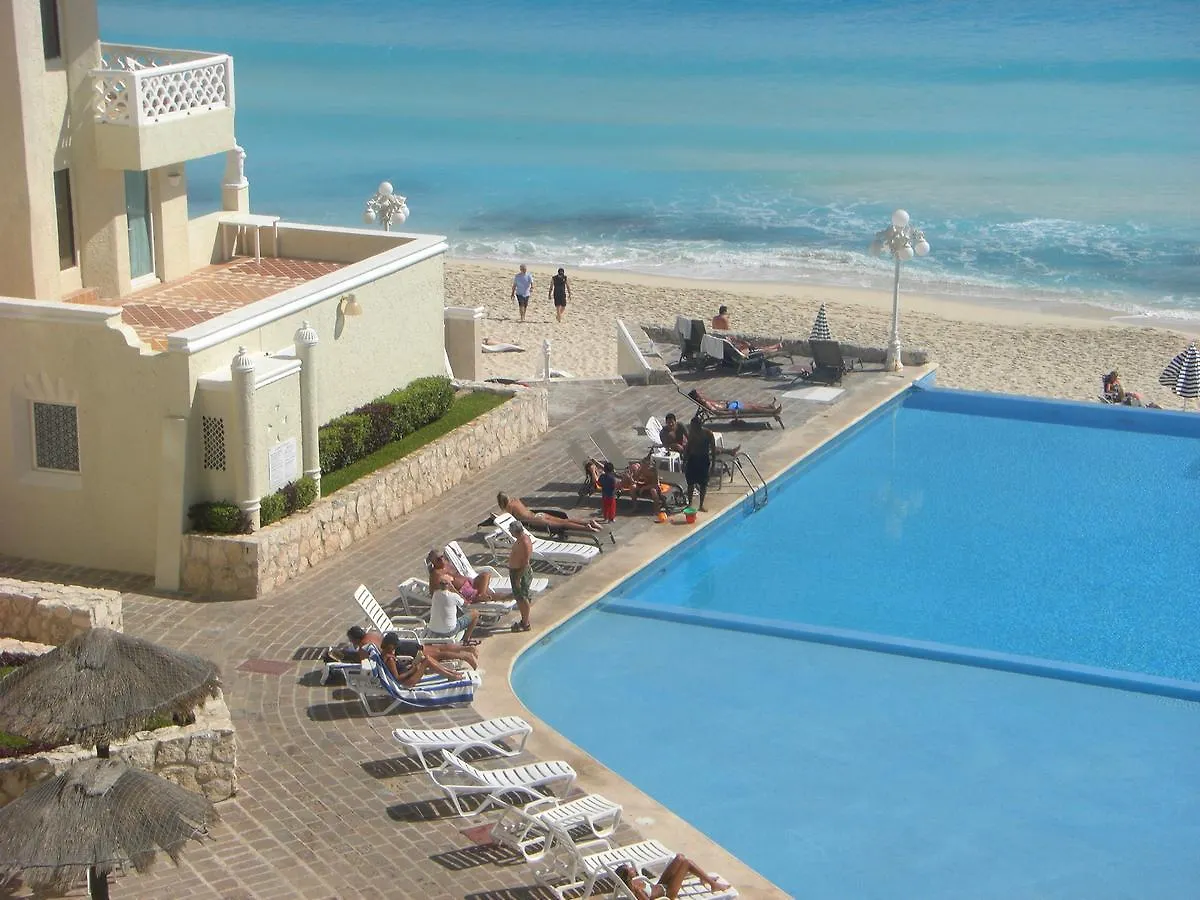 Cancun Plaza - Best Beach Mexico