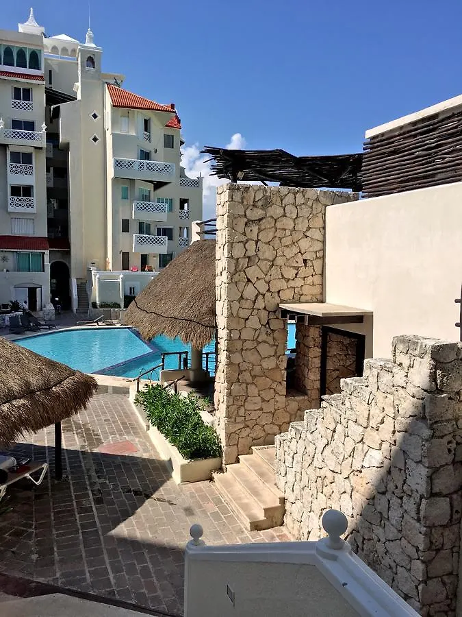 Cancun Plaza - Best Beach Mexico