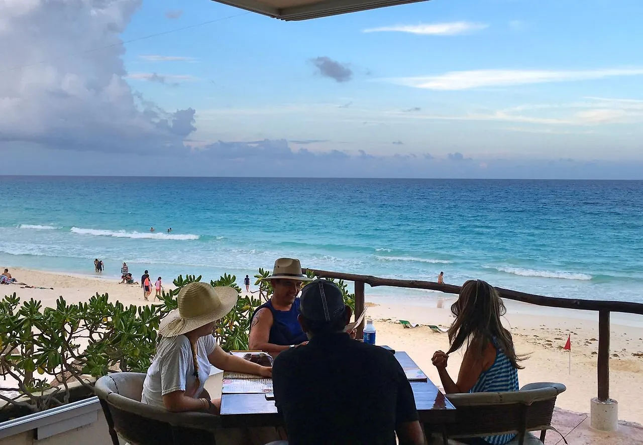 Cancun Plaza - Best Beach