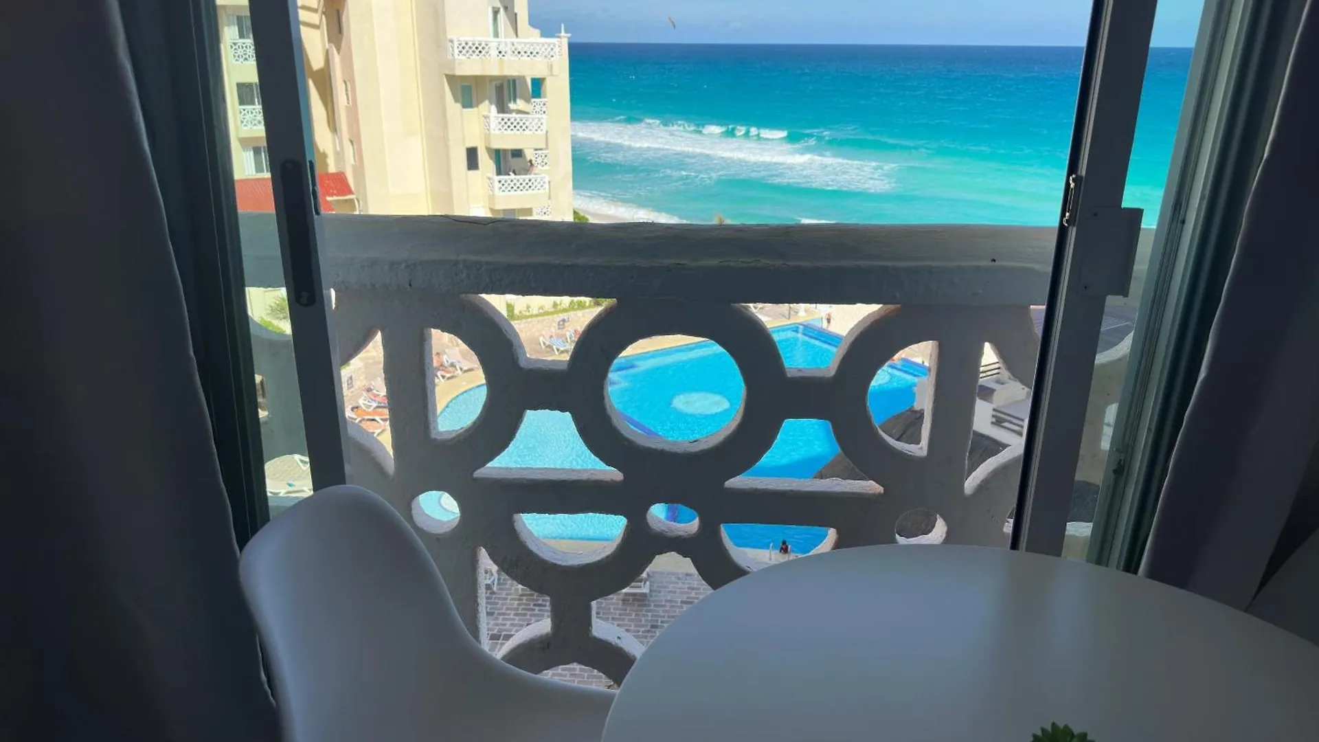 **  Cancun Plaza - Best Beach Aparthotel Mexico