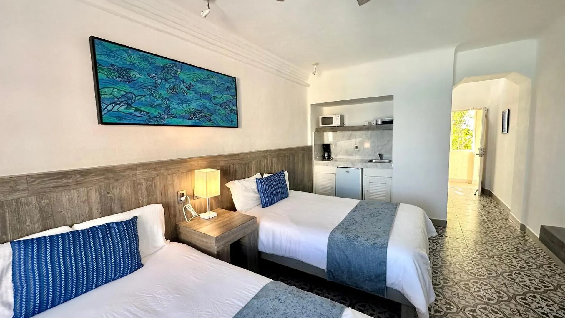 Cancun Plaza - Best Beach Apart-hotel
