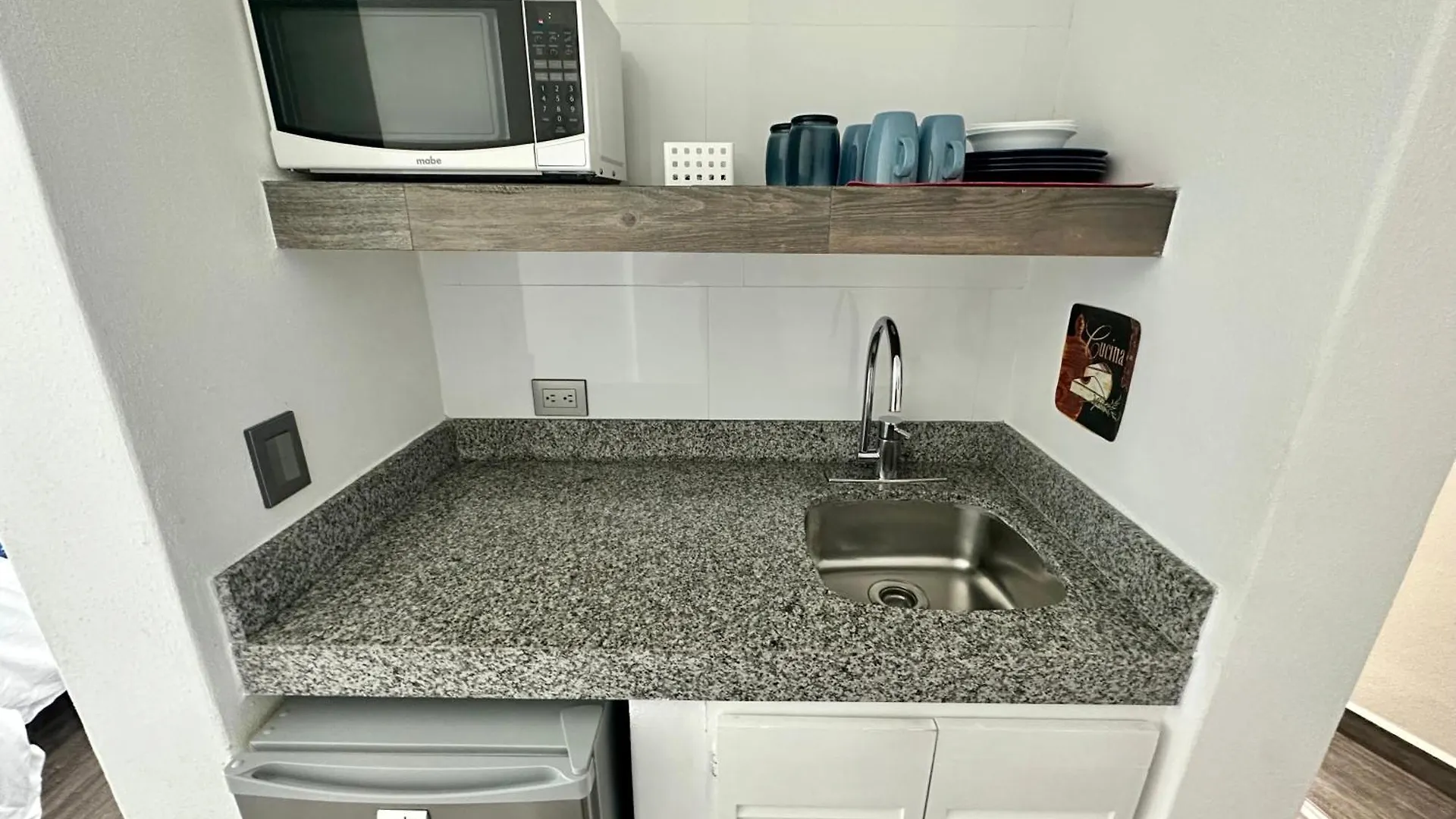 Cancun Plaza - Best Beach Apart-hotel