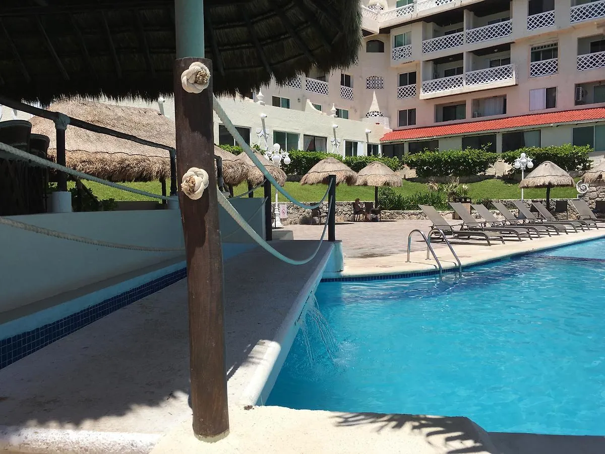 Cancun Plaza - Best Beach Aparthotel