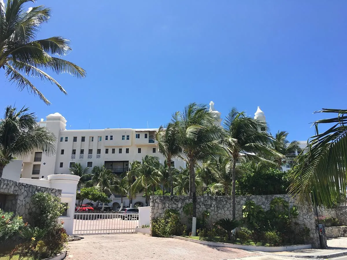 Cancun Plaza - Best Beach Hotel apartamentowy
